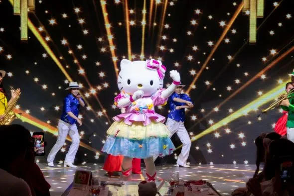 Hello Kitty on X: In celebration of Hello Kitty's birthday month, spread a  little extra kindness and connect with friends around the world, instantly,  with Hello Kitty and Friends online greeting cards!